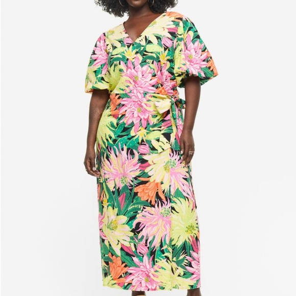 H&M NWT Puff-sleeved wrap dress - Picture 6 of 6